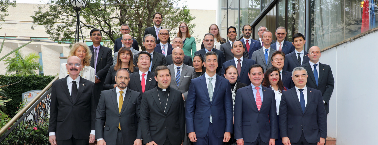 Reunión cuerpo diplomático