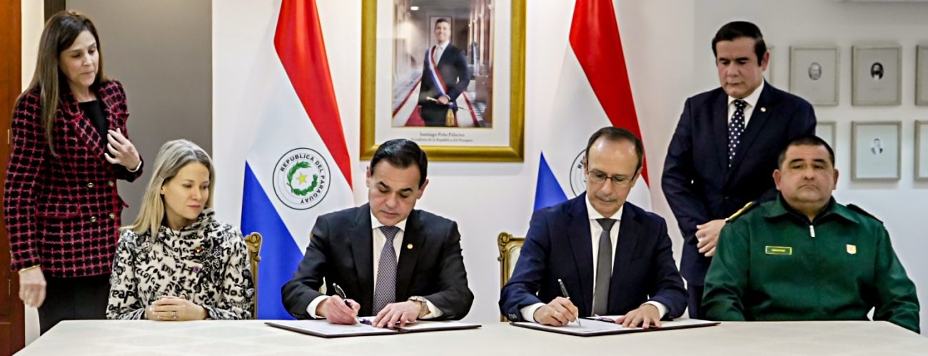Firma de memorando de entendimiento entre el MRE y el Ministerio de Defensa