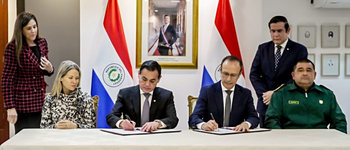 Firma de memorando de entendimiento entre el MRE y el Ministerio de Defensa
